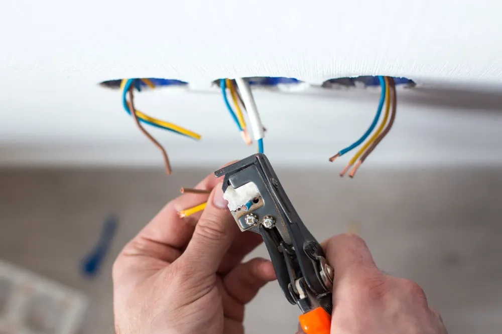 dépannage-rénovation-electrique-parralawebp